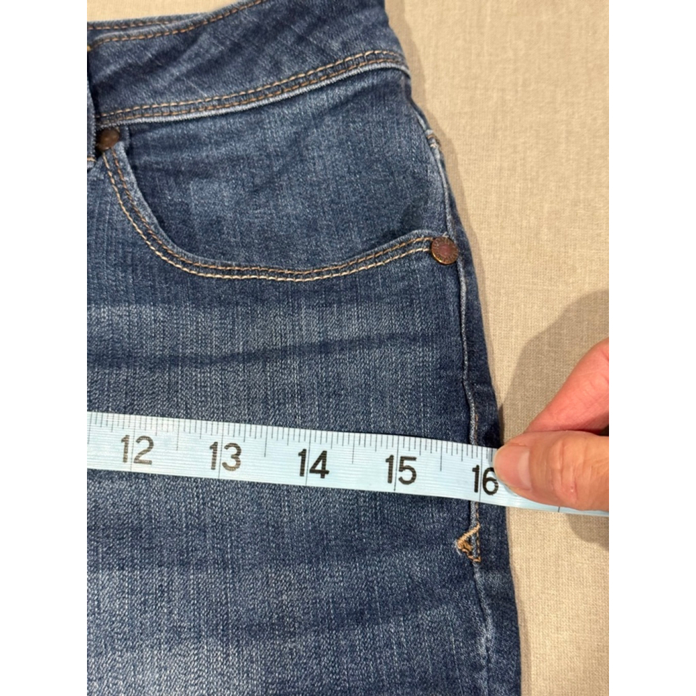 Women's 1822 Denim medium wash Blue Cropped capri Jeans Size 6 - Picture 9 of 11